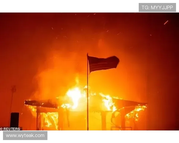 足球明星因火灾事件引发热议究竟是谁烧了房子背后的真相揭秘