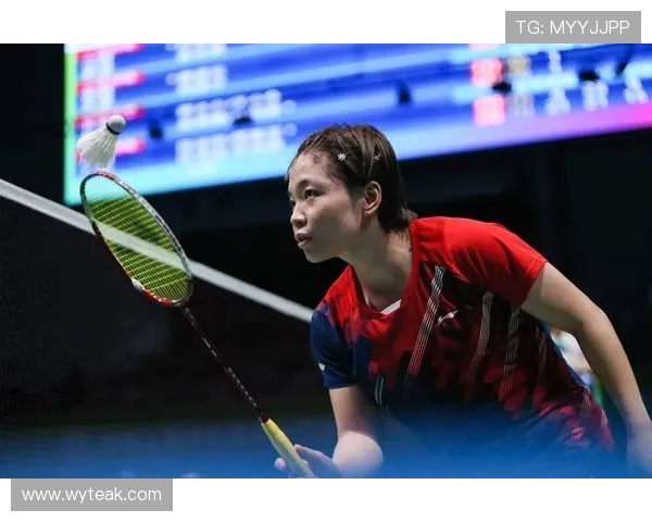 重庆羽毛球队在邀请赛中以51分稳居积分榜首位展现强劲实力