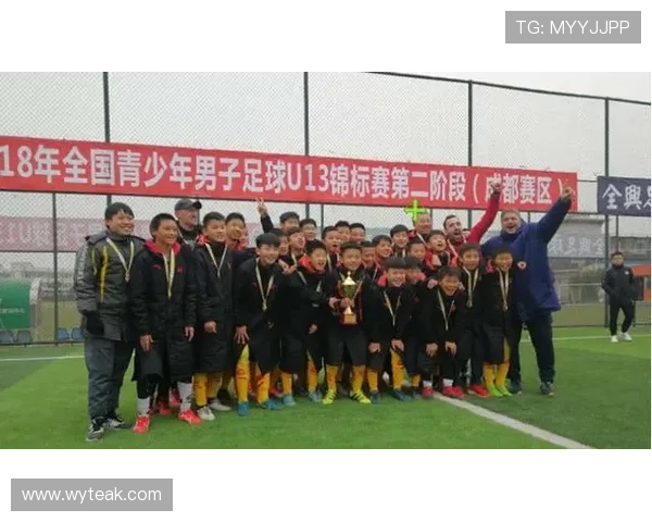 广州足球队在城市联赛中的灵活性表现分析与点评